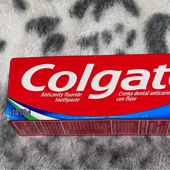 Colgate Toothpaste - Picture 3 of 8